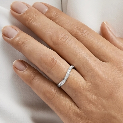 925 Plata Esterlina Oro Blanco Diamante CZ Anillo de onda para mujeres Joyería fina OEM / ODM