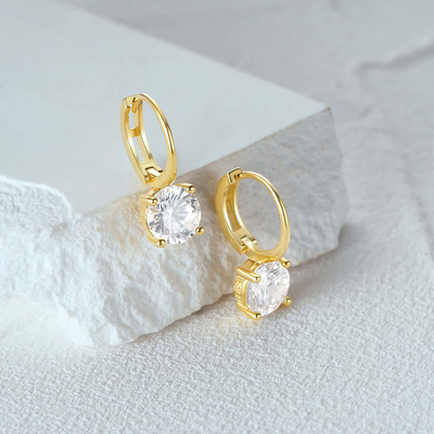 925 de plata esterlina Llegó 18K dorado solitario blanco cúbico zircón abrazos pendientes