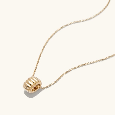 Collar de collar de oro 925 plata esterlina simple con una sola perla círculo de encanto collar OEM