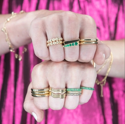 Anillo de onda de oro de diseño único y muy pulido 14K para mujeres y hombres estilo clásico