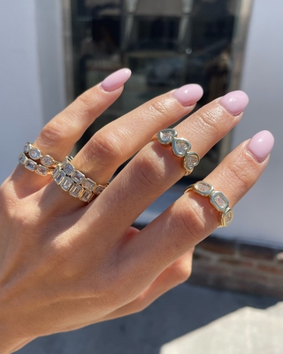 Anillo Triple Esmeralda de Plata Hecho a mano con Piedra de Zircón AAA y Configuración de bisel de oro de 14K