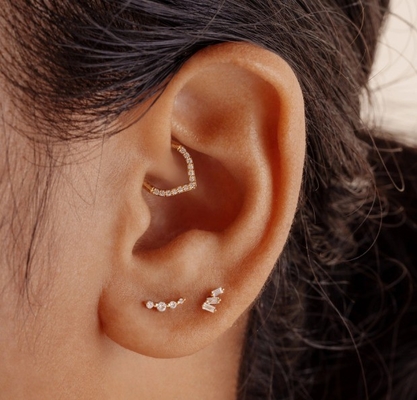 Triple blanco cúbico zircón roscado espalda plana 925 de plata esterlina aretes Express envío
