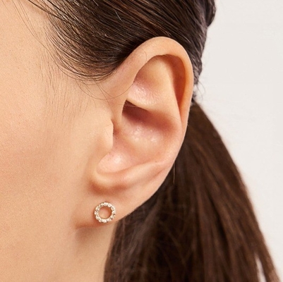 18K Oro Revestido 925 Plata Esterlina Classic Stud Aretes para Niñas Accesorio de Moda