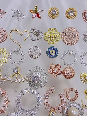 Círculo de zircón 18K Revestido de oro hecho a mano Micron Pave CZ Ojo Turkiye Diseño Stud Ahorro 925 de plata esterlina