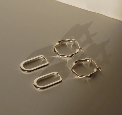 Los pendientes de moda personalizados de espesor 18 de oro revestido de onda de acero inoxidable