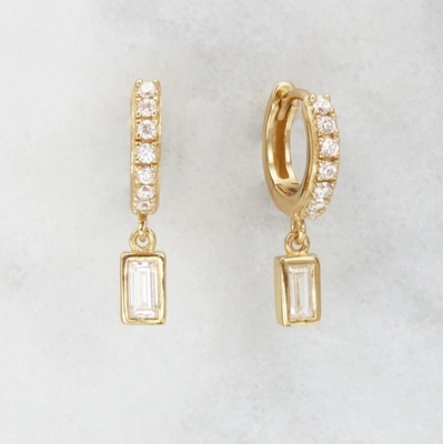 Los pendientes de oro 925 de plata para el aniversario, el compromiso.