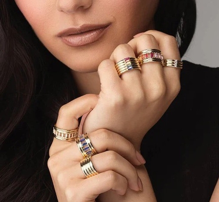18K Oro Revestido Rainbow Baguette Corte CZ Multi Moda 925 Anillos de Mujeres de Plata Esterlina