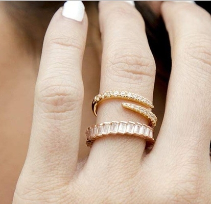 14K Oro Revestido Cubico Zirconia Abierto Twist Eternidad Banda Anillo ECO Amigable