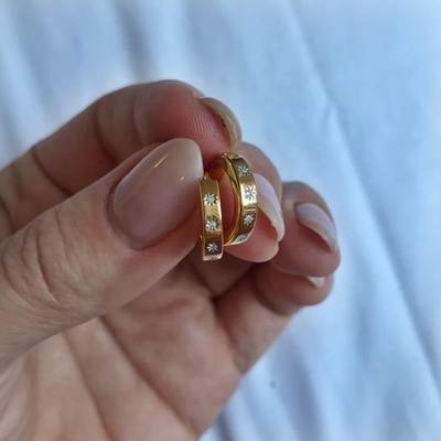 Orescos con estilo 14K Oro Vermeil Estrella Conjunto de Diamante Abrazar Culos para el estilo sin esfuerzo