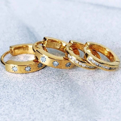 Orescos con estilo 14K Oro Vermeil Estrella Conjunto de Diamante Abrazar Culos para el estilo sin esfuerzo