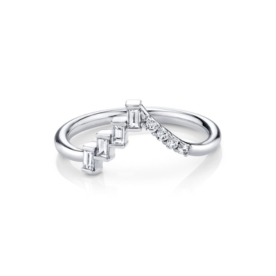 Ofrecemos diamantes redondos OEM y baguettes Triángulo ecléctico Anillo de plata para mujeres