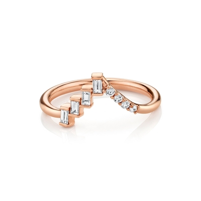 Ofrecemos diamantes redondos OEM y baguettes Triángulo ecléctico Anillo de plata para mujeres