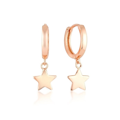Los oídos en forma de anillos de aro de latón 14K de oro en forma de estrella para mujeres Joyería diaria simple