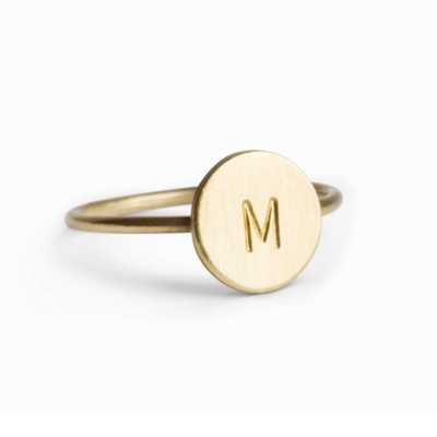 ECO Friendly 2019 Diseño Sencillo Mujeres Latón Anillo de Plata Joyería Con Inicial Grabado