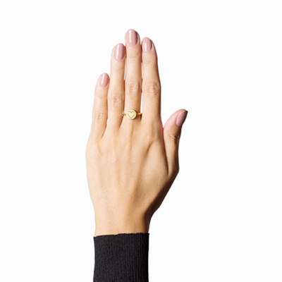 ECO Friendly 2019 Diseño Sencillo Mujeres Latón Anillo de Plata Joyería Con Inicial Grabado