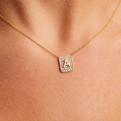 Hacer su día con 14K Oro Cuadrado Inicial Collares de piedras preciosas para mujeres regalo de San Valentín