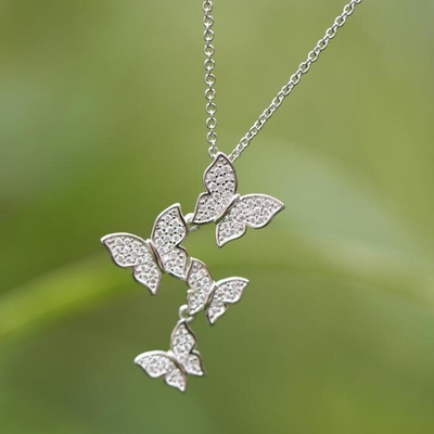 925 Plata Esterlina Blanco Oro Revestido Micron Pave 4 Mariposas Colgante de Encanto Para Mujeres