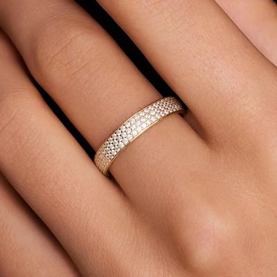 Anillo de media eternidad con circonitas cúbicas chapado en oro de 18 quilates y plata de ley 925 para mujer