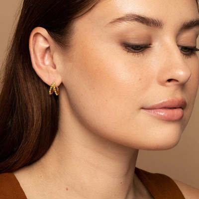 Pendientes Huggie Dobles de Plata de Ley 925 con Pirámide Única Chapados en Oro de 18K, Joyería Gruesa Impermeable