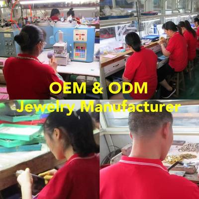 Pulsera con dije de mariposa chapada en oro de 14K en plata de ley 925 con MOQ de 50 piezas