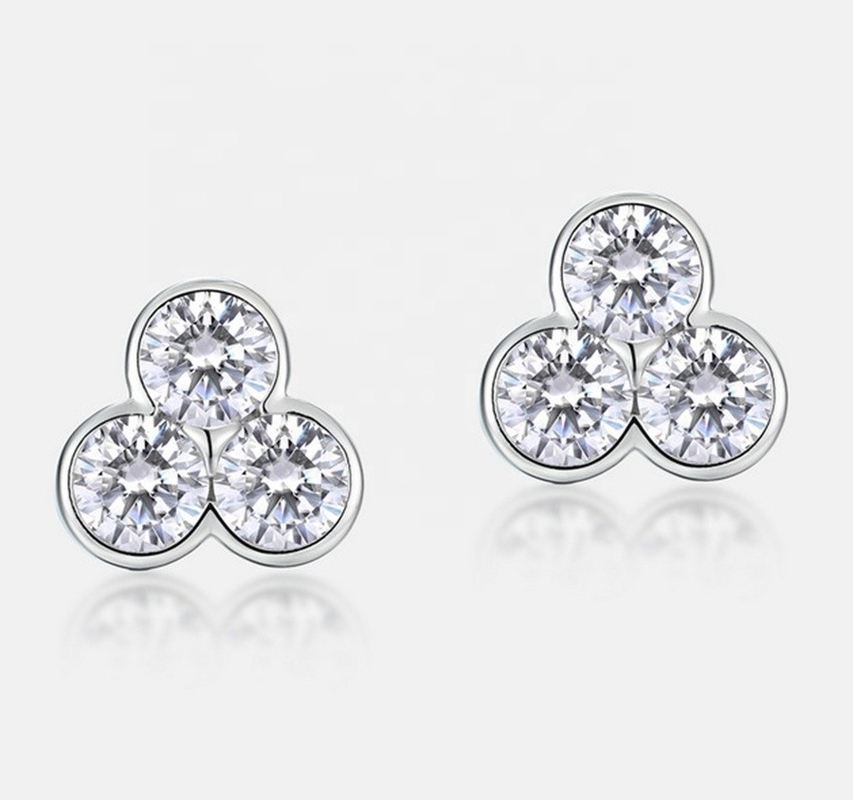S925 Los pendientes de plata de tres piedras con recubrimiento de rodio para mujeres y niñas Joyas finas