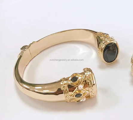 Revestimiento de latón Brazalete Brazaletes manguito Joyería Granate Piedras de plata Joyería Brillo CZ