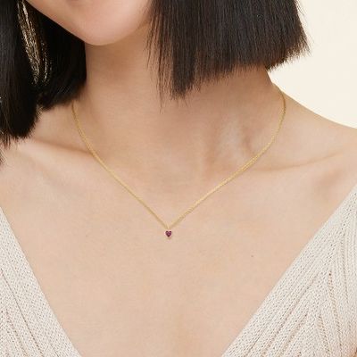Collar clásico 925 de plata esterlina en forma de corazón de esmeralda