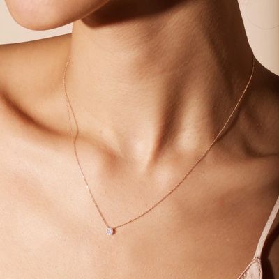 Collar de diamantes CZ en forma de disco en forma de oro de 18K para niñas en estilo clásico