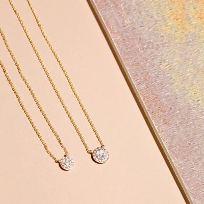 Collar de diamantes CZ en forma de disco en forma de oro de 18K para niñas en estilo clásico