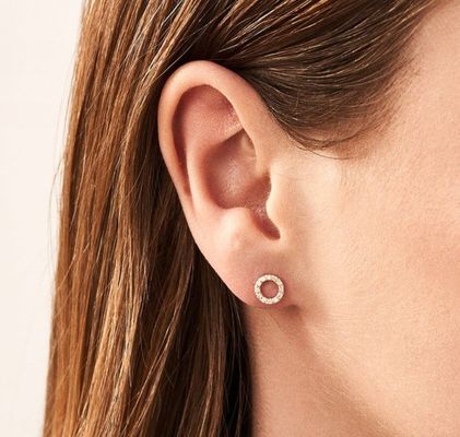 18K Oro Revestido 925 Plata Esterlina Classic Stud Aretes para Niñas Accesorio de Moda