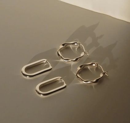 Los pendientes de moda personalizados de espesor 18 de oro revestido de onda de acero inoxidable