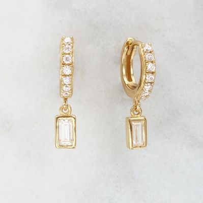 Los pendientes de oro 925 de plata para el aniversario, el compromiso.
