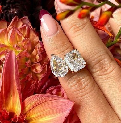 Anillo de compromiso de 925 de plata de dos piedras con punta y piedras blancas CZ