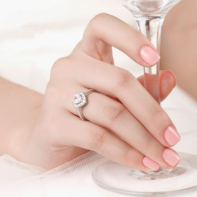 En bronce de forma de corazón creativo claro CZ 925 plata esterlina Eternidad anillos de banda para mujeres joyería