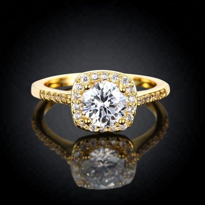 Diamante 18K anillos dorados Tamaño 5 - Tamaño 10 Anillo de compromiso femenino