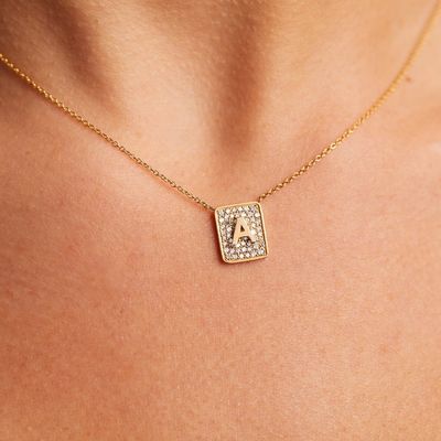 Hacer su día con 14K Oro Cuadrado Inicial Collares de piedras preciosas para mujeres regalo de San Valentín