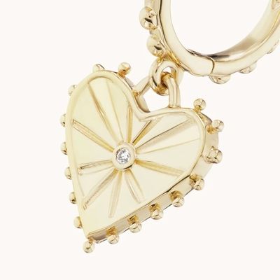 14K Dorado Dangle Drop Heart Huggies Los aretes para mujeres son 925 de plata esterlina