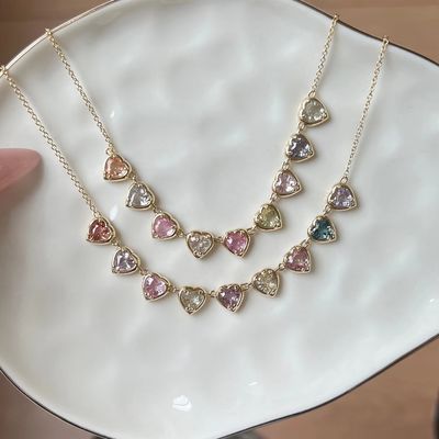 Collar con colgante de corazón hecho a mano chapado en oro con zafiro y circonitas cúbicas Joyería elegante para fiestas para mujeres