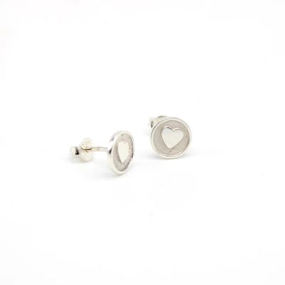 Pendientes de botón de corazón de 8 mm de plata de ley 925 con esmalte rosa