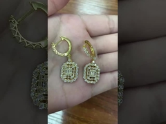 Los aretes blancos CZ 925 de plata esterlina estilo clásico para el compromiso y la boda