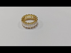 anillo de boda de zircón rectángulo blanco de círculo completo