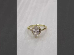 Diamante 18K anillos dorados Tamaño 5 - Tamaño 10 Anillo de compromiso femenino